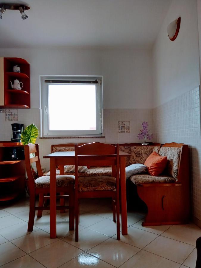 Apartmani Nikolina Ražanac Eksteriør bilde